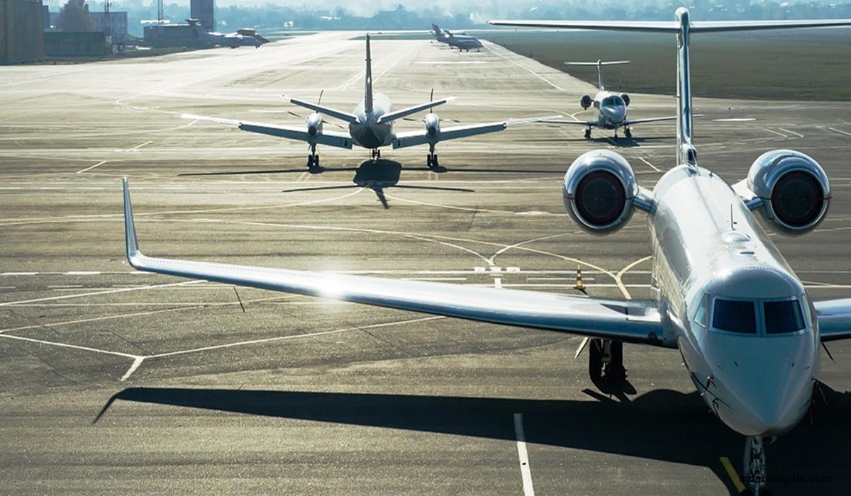 The Future of AIS in Unmanned Aircraft Systems (UAS): Future Trends in Aeronautical Information Services